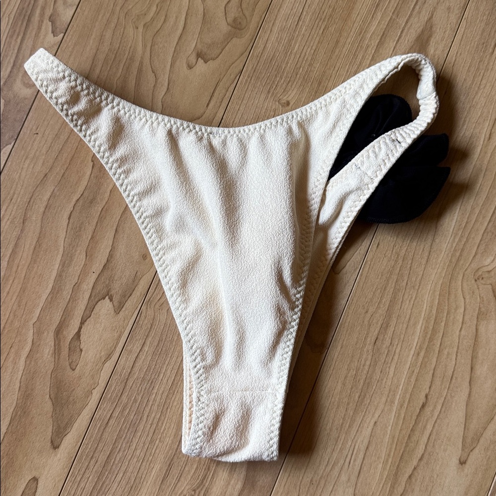 Same Bikini Bottom - image 6